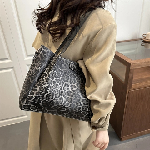 Leopard Print PU Leather Tote Bag Large Capacity Handbag Detachable Wide Woven Strap Crossbody For Women