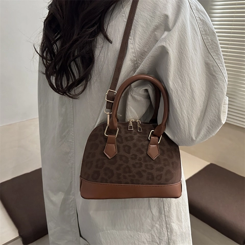 Bolso Concha Con Estampado De Leopardo Flocado De Leopardo Y Cuero PU Bolso Bandolera Hombro Herrajes Dorados Moda Informal Mujeres
