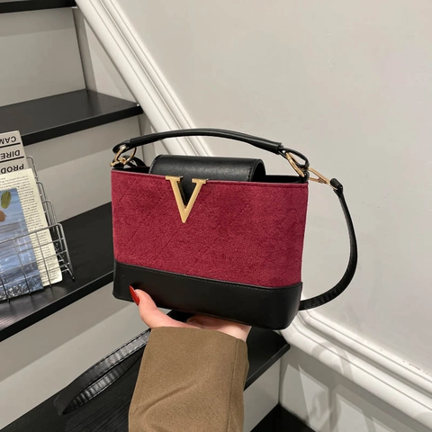 Dames Gewatteerde PU Lederen Crossbody Tas Contrast Kleur Handtas Met Metalen V Decor Verstelbare Schouderriem Mode Dagelijkse Tas