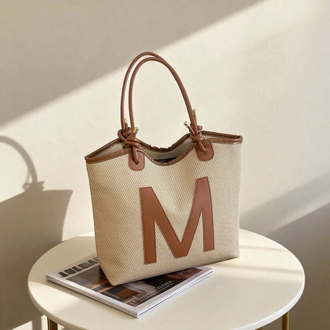 Sac Cabas Vintage Grande Capacité en Cuir PU à Texture Tissée pour Femmes Lettre M Élégante Décontracté Urbain Simple Sac à Épaule