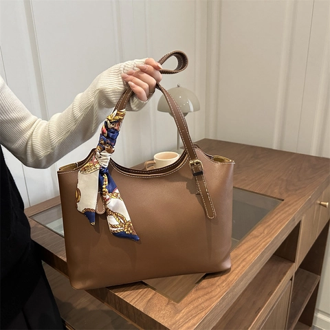 Borsa Tote da Donna in Pelle PU Con Decorazione a Sciarpa di Raso Cuciture a Contrasto Elegante Borsa a Tracolla di Grande Capacità
