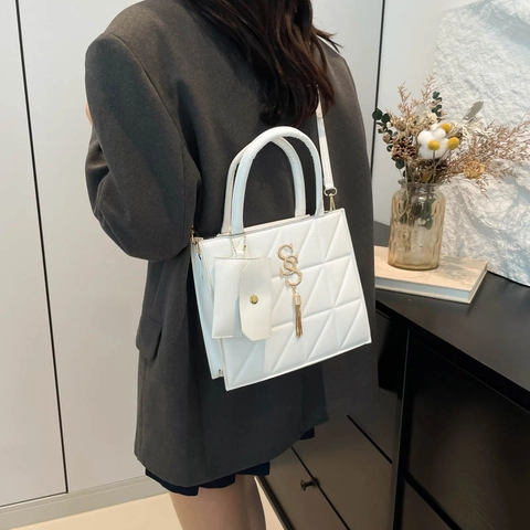 Sac À Main Femme En Cuir PU Matelassé Avec Logo Métallique Gland Et Mini Pochette Sac Bandoulière Versatile Élégant