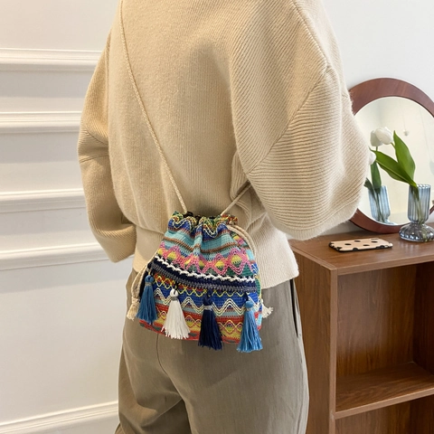 Boho Ethnische Gewebte Beuteltasche Damen Geometrisches Muster Quasten Dekor Kleine Kordelzug Umhängetasche Schultertasche