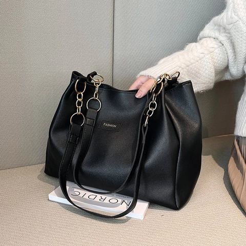Minimalist PU Leather Tote Bag Large Capacity Women Shoulder Bag Golden Metal Chain Decoration Street Trend Fashion