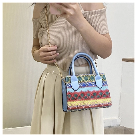 Damen Ethno Gewebte Schultertasche Bohemian Geometrisches Muster Handtasche Mit Metallkette Vintage Kleine Quadratische Umhängetasche