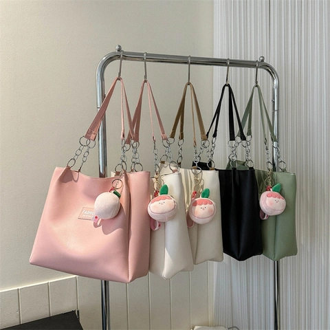 Women's Retro Large Capacity PU Leather Tote Bag With Plush Peach Pendant Fashion Letter Label Chain Shoulder Bag