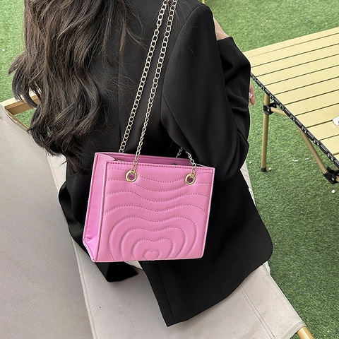 PU Leather Small Square Crossbody Bag Heart Wave Quilting Gold Metal Chain Strap Casual Women Fashion Shoulder Bag Daily