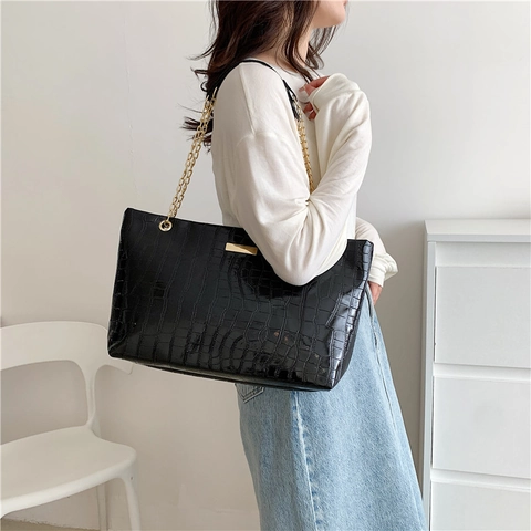 Bolso Tote Para Mujer De Cuero PU Brillante Con Patrón De Cocodrilo Gran Capacidad Bolso De Hombro Con Cadena Dorada