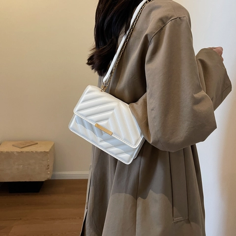 Sac à Épaule Minimaliste en Cuir PU pour Femmes Matelassé à Chevrons Chaîne Mode Décontracté Petit Sac Bandoulière Carré