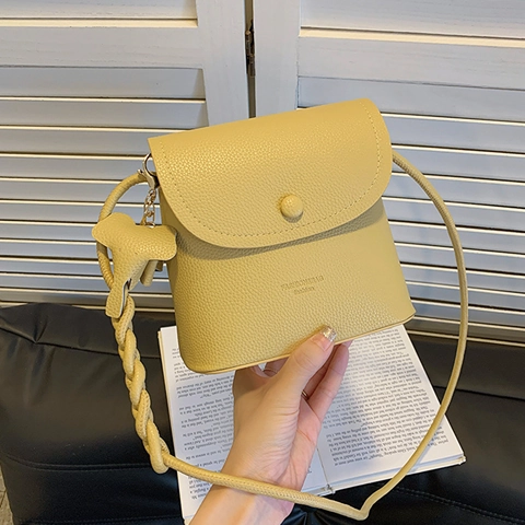 Minimalist PU Leather Litchi Grain Shoulder Bag For Women Retro Crossbody Bag With Braided Strap Elephant Charm Small Bucket Bag