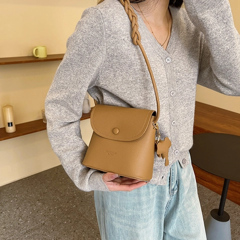 Borsa A Tracolla Donna Pelle PU Grana Lychee Tracolla Intrecciata Borsa A Spalla Quadrata Con Ciondolo Elefante Moda