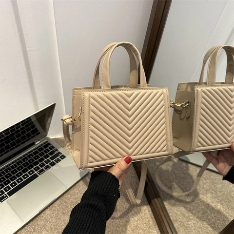 Minimalistische Gesteppte Chevron Damen Umhängetasche PU Leder Kleine Quadratische Umhängetasche Mit Griff Für Den Büroalltag