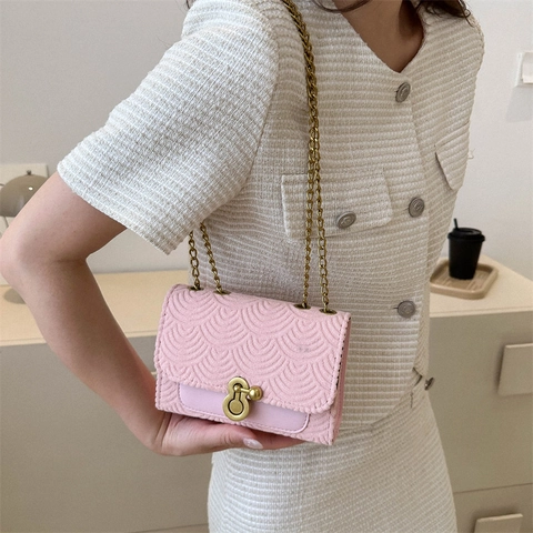 Women Wave Texture Crossbody Bag PU Leather Flap Small Square Shoulder Bag With Metal Chain Strap Stylish Daily Purse