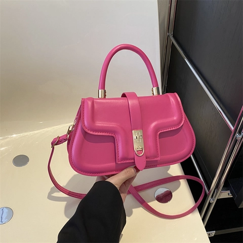 Borsa A Spalla Sottobraccio Da Donna Pelle PU Stile Sella Trendy Borsa A Tracolla Chiusura In Metallo Dorato Versatile