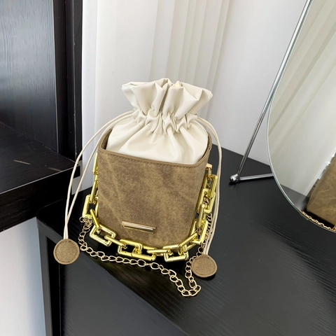 Borsa a Secchiello alla Moda in Pelle PU con Coulisse per Donna Design a Contrasto Piccola Borsa a Spalla con Catena in Metallo Dorato
