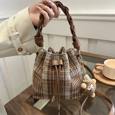 Women Retro Woolen Plaid Bucket Bag Drawstring Closure Woven Handle Small Crossbody Shoulder Purse With Plush Charm