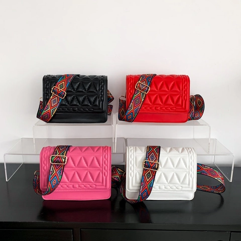 Women's Vintage PU Leather Crossbody Bag Fashionable 3D Geometric Quilting Small Square Bag With Wide Bohemian Strap