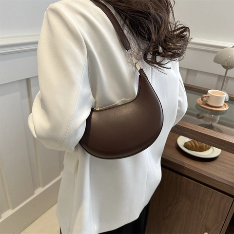 Women PU Leather Hobo Underarm Shoulder Bag French Minimalist Half Moon Crescent Shape Solid Color Retro Handbag Zip Closure