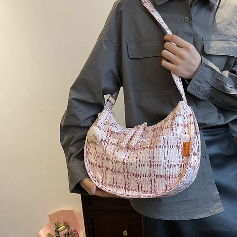 Borsa Hobo da Donna in Tweed a Quadri Borsa a Tracolla Casual con Ciondolo a Forma di Pesca in Peluche Uso Quotidiano