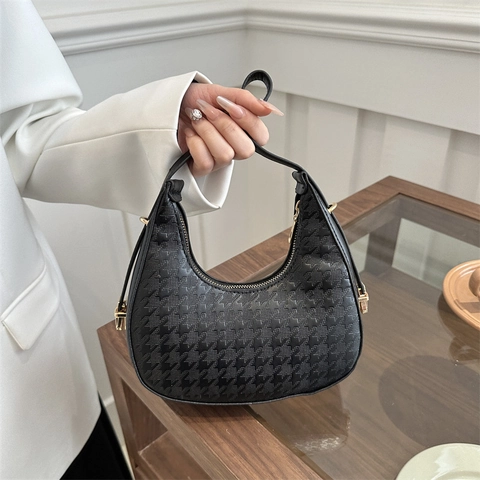 Women PU Leather Half Moon Underarm Bag Houndstooth Embossed Retro Simple Shoulder Handbag Solid Color Zipper Closure