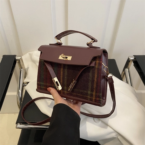 Borsa A Mano Tracolla Vintage Per Donna Mix Di Pelle PU E Lana A Quadri Chiusura Dorata Stile Retrò Con Ciondolo In Peluche