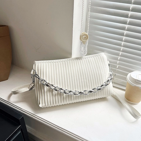 Fashion Women Pleated PU Leather Shoulder Bag Silver Chain Decoration Underarm Crossbody Bag Minimalist Street Style Handbag