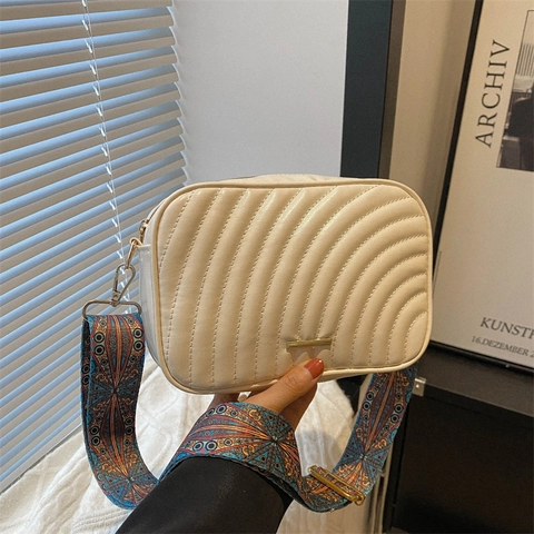 Women Wave Quilted Crossbody Bag PU Leather Camera Bag With Wide Colorful Ethnic Pattern Strap Fashion Shoulder Bag