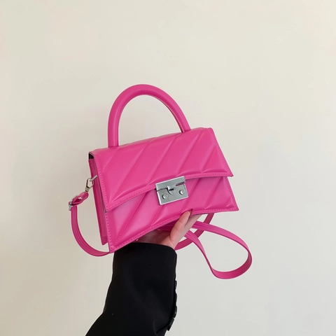Women Quilted Hourglass Shoulder Bag PU Leather Curved Bottom Handbag With Crossbody Strap Elegant Small Square Bag