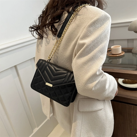 Damen Gesteppte Schultertasche PU Leder Umhängetasche Mit Goldener Kette Rautenmuster V-Naht Kleine Quadratische Modetasche