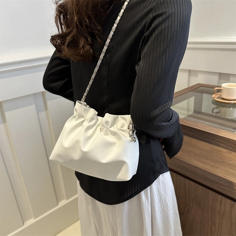 Bolso de Hombro Plisado Francés para Mujer 2024 Moda Minimalista Cadena Cubo Bolso de Axila Cuero PU Suave Color Sólido Diario