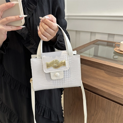Women Crocodile Pattern PU Leather Shoulder Crossbody Bag With Gold Wave Buckle Vintage Top Handle Fashion Handbag