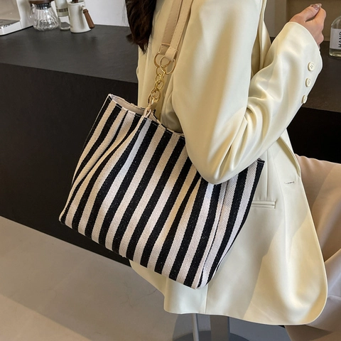 Gestreepte Canvas Tote Bag Grote Capacità Schoudertas Met Metalen Ketting Voor Dames Casual Mode Woon-Werkverkeer