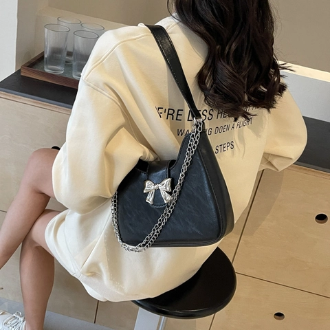 Bolso de Axila de Cuero PU para Mujer Moda Decoración de Lazo Bolso de Hombro Cadena de Metal Bolso Hobo Color Sólido