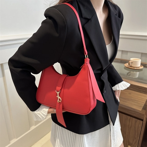 Fashion PU Leather Half Moon Hobo Underarm Bag For Women Minimalist Shoulder Handbag With Metal Hook Solid Color Bag