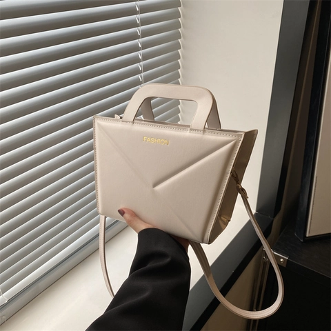 Damen PU Leder Geometrische Falten Umhängetasche Mode Buchstaben Quadratische Handtasche Crossbody Tasche Für Den Alltag