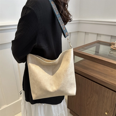 Borsa A Spalla Donna Pelle PU Grande Capacità Tracolla Larga Ricamo Etnico Retro Casual Tote Da Pendolare