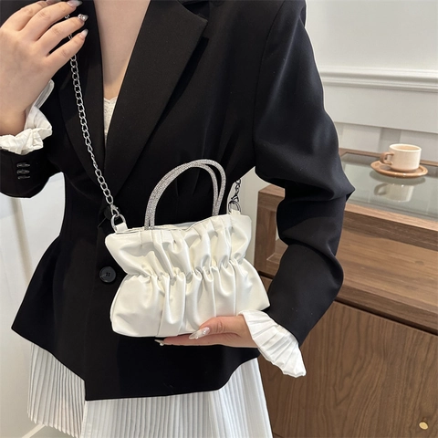 Sac à Épaule Plissé en Cuir PU pour Femmes Avec Poignée en Strass Chaîne en Métal Sac Bandoulière Nuage Seau Cadeau de Fête
