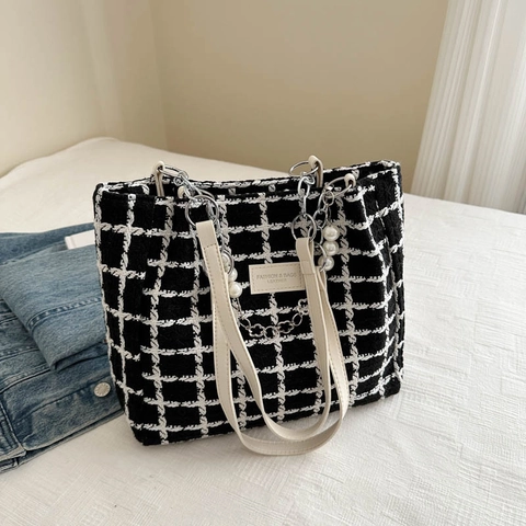 Women Fashion Tweed Plaid Tote Bag Pearl Chain Shoulder Bag Large Capacity Crossbody Bag Stylish Daily Handbag
