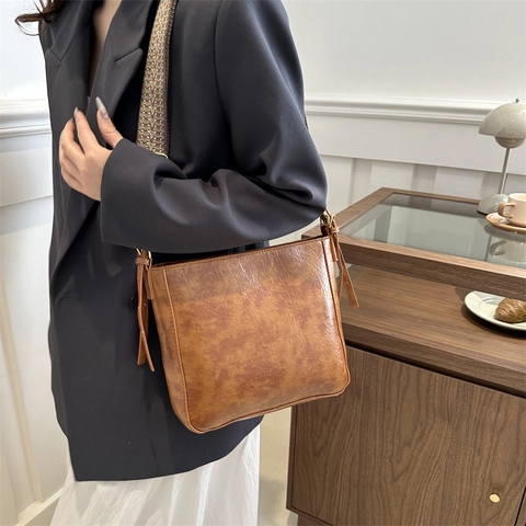 Retro PU Leder Eimer Tasche Damen Große Kapazität Schultertasche Mit Breitem Geometrischem Webband Vintage Pendler Stil