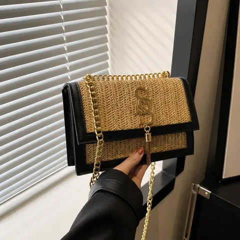 Sac à Bandoulière en Paille Tissée pour Femmes Avec Gland en Chaîne de Métal Petit Sac Carré Vacances de Plage d'Été Sac à Main en Cuir PU