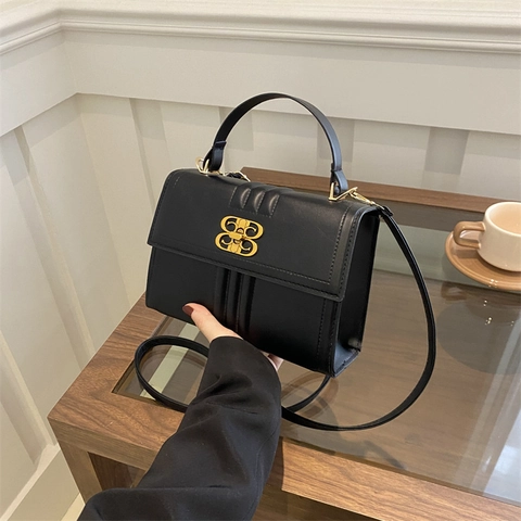 Borsa A Tracolla Da Donna Alla Moda Pelle PU Fibbia In Metallo Dorato Patta A Costine Verticali Elegante Versatile Quotidiana
