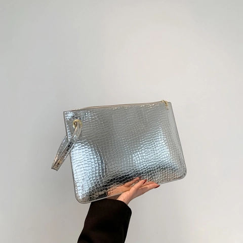 Women Clutch Bag PU Leather Crocodile Embossed Envelope Handheld Bag With Wristlet Strap Retro Trendy Fashionable