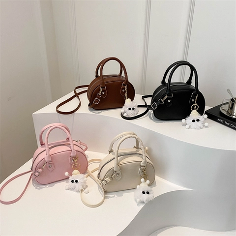 Borsa da Bowling in Pelle PU Minimalista da Donna Mini Borsa a Tracolla Con Pendente Mostro in Pelliccia Sintetica Elegante