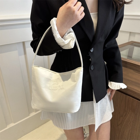Sac Sous Le Bras Pour Femmes Nylon Minimaliste Broderie De Lettres Léger Sac À Épaule Commuting Style Coréen Streetwear