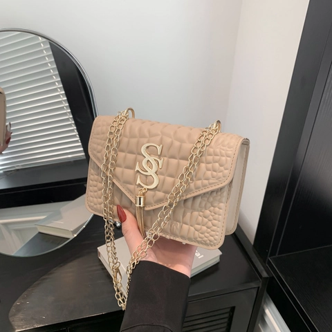 Women Crocodile Embossed PU Leather Shoulder Bag With Chain Strap And Metal Tassel Fashion Small Square Crossbody Bag