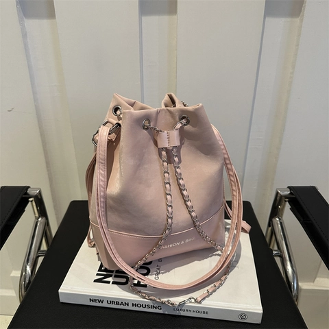 Women Minimalist PU Leather Bucket Bag With Silver Metal Chain Drawstring Splicing Design Crossbody Shoulder Bag For Daily