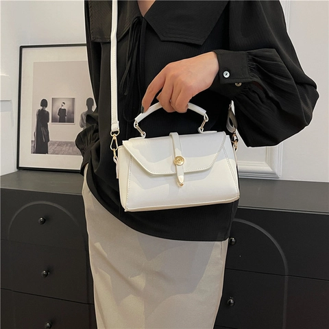 Kleine Damen Umhängetasche Aus PU Leder Mit Überschlag Minimalistische Mode Handtasche Mit Griff Goldener Schnalle