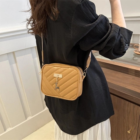 Fashion Quilted PU Leather Shoulder Bag With Golden Deer Pendant Korean Style Wide Strap Crossbody Square Bag For Women