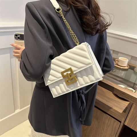 Women Quilted PU Leather Shoulder Bag Small Square Crossbody With Gold Chain Strap And Metal Interlocking Buckle Retro