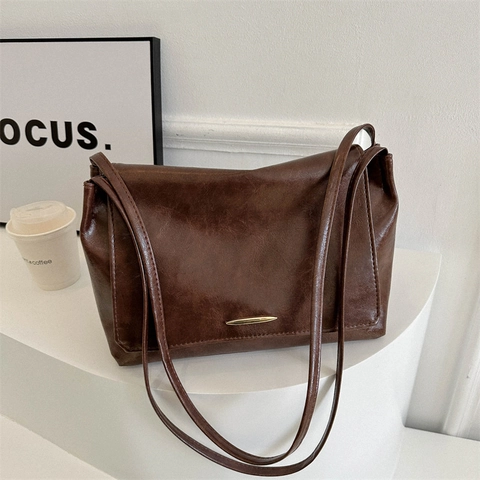 Borsa A Spalla Retrò In Pelle PU Per Donna Borsa Pendolare Vintage Con Patta E Decorazione In Barra Di Metallo Dorato Borsa Sottobraccio Minimalista